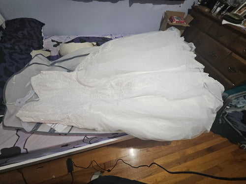 2025 Spring Oleg Cassini Plus Basque Waist Sparkly Wedding Dress