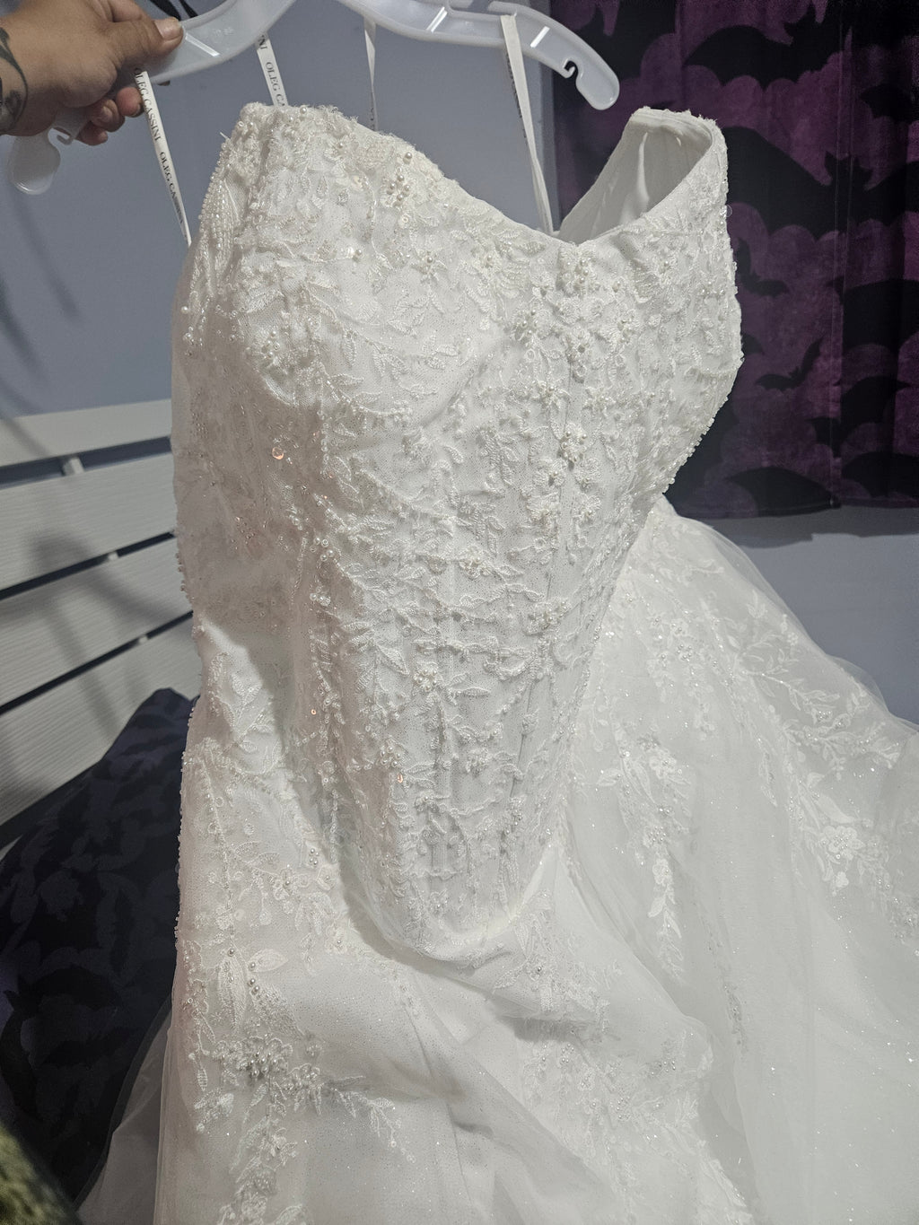 2025 Spring Oleg Cassini Plus Basque Waist Sparkly Wedding Dress