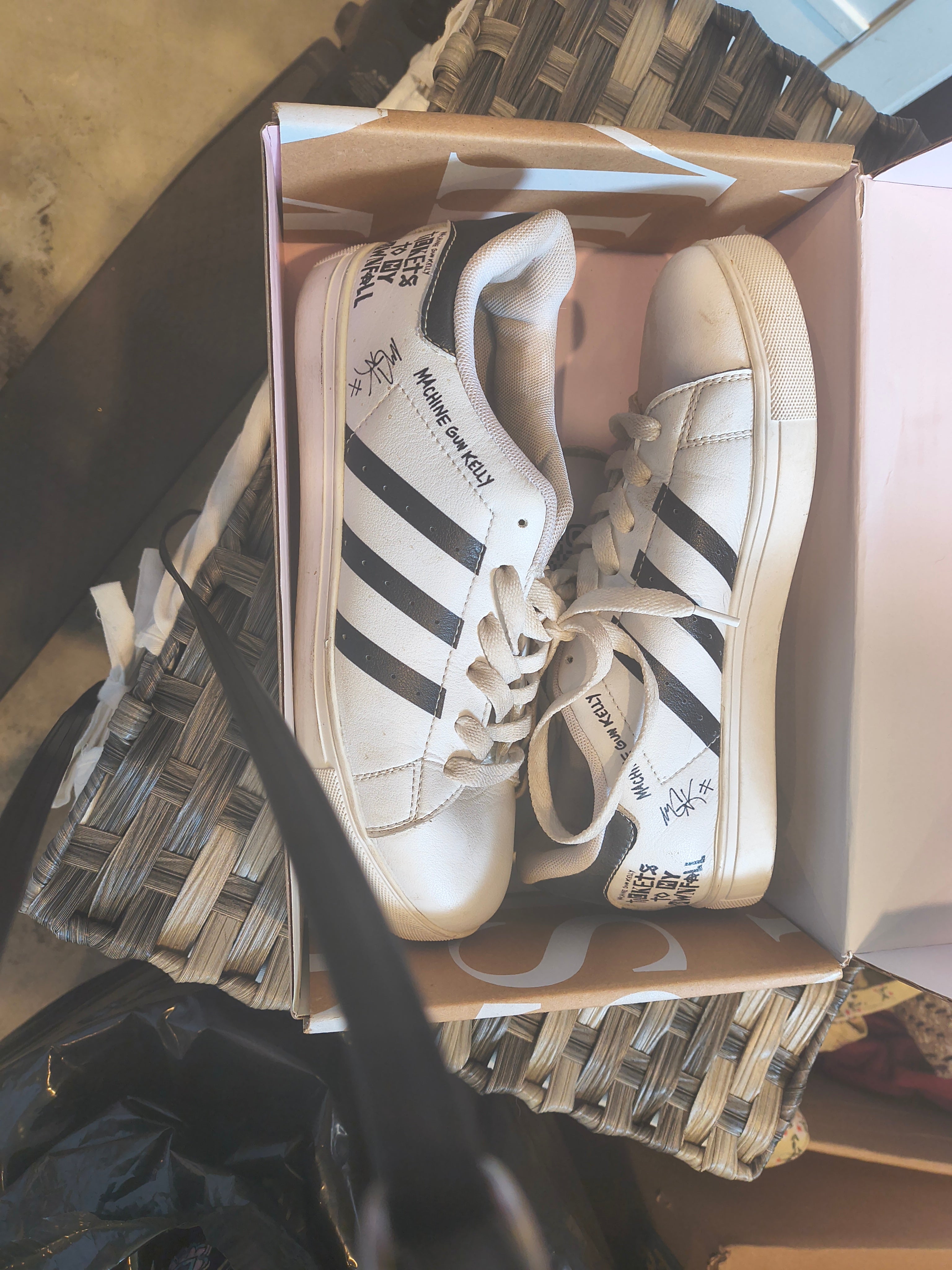 Adidas style mgk TTMD Womens Shoe Size 8